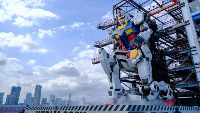 Japonya'da Gerçek Boyutlu Gundam Robotuna Veda [Video]