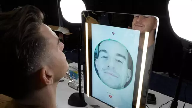 Yüzden Sağlık Analizi Yapacak Akıllı Ayna Tanıtıldı