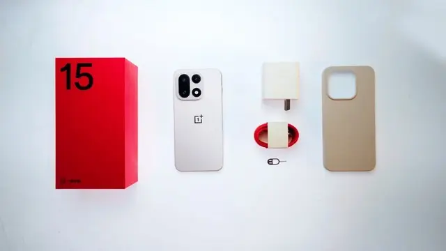 Hemen hemen tanıtılmayan OnePlus 15'in kutu açılış videosu paylaşıldı 1 Henüz tanıtılmayan OnePlus 15'in kutu açılış videosu paylaşıldı
