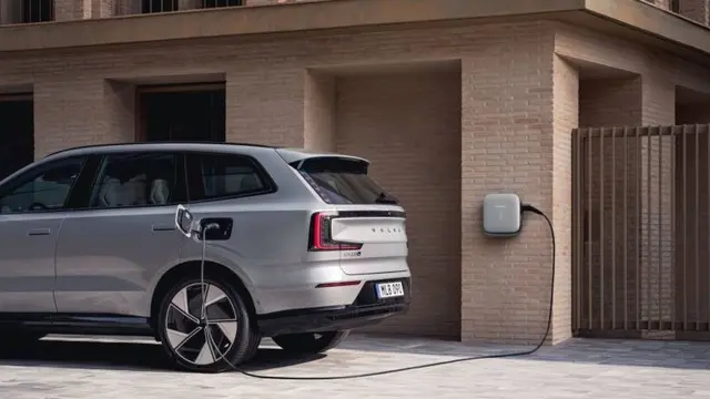 Volvo’dan elektrikli araç sahiplerine 1 yıl ücretsiz evden şarj hediyesi