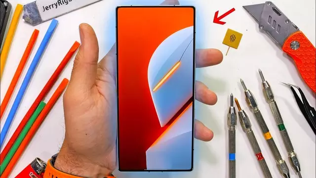 Oyuncu bilgisayarı şeklinde soğutma sistemi olan telefon RedMagic 11 Pro parçalarına ayrıldı 1 Oyuncu bilgisayarı gibi soğutma sistemi olan telefon RedMagic 11 Pro parçalarına ayrıldı